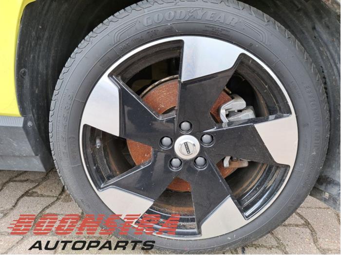 Volvo EX30 Single Motor Extended Range 69 kWh Sloopvoertuig (2024, Geel)