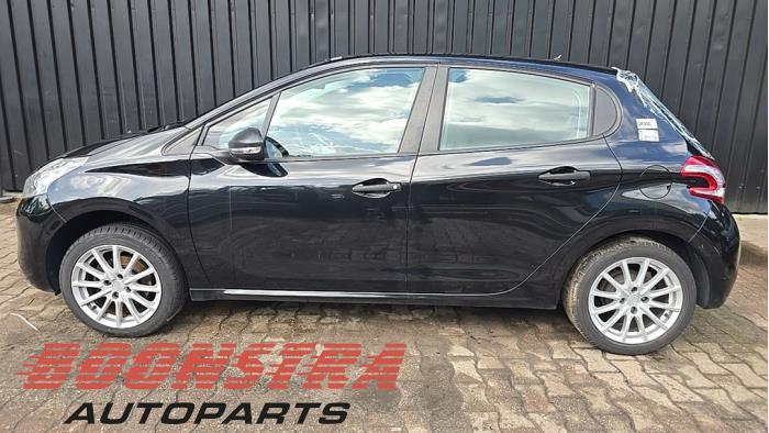 Peugeot 208 I 1.0 Vti 12V PureTech Skrotfordon (2013, ZWART)