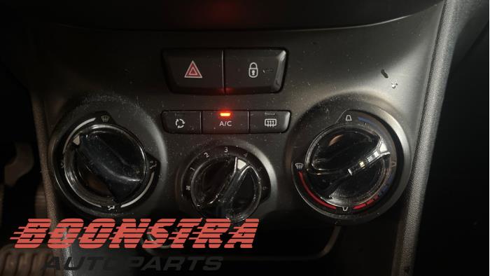 Peugeot 208 I 1.0 Vti 12V PureTech Skrotfordon (2013, ZWART)