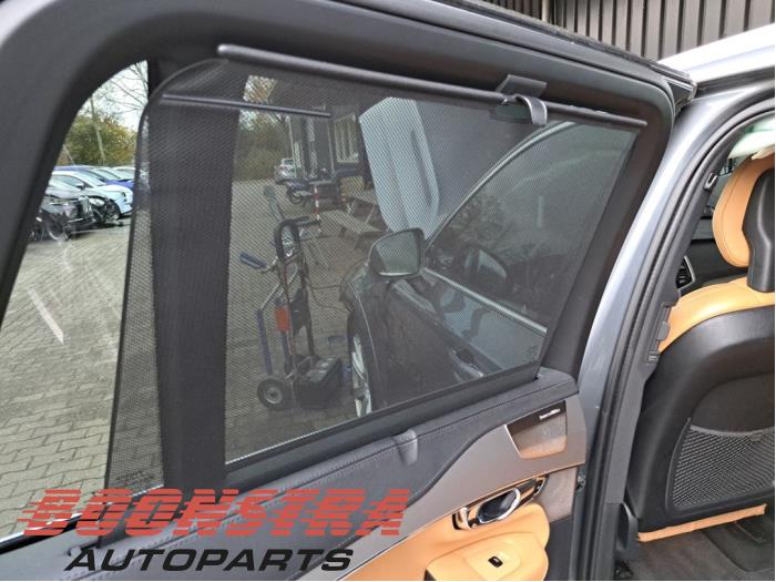 Volvo XC90 II 2.0 D5 16V AWD Skrotfordon (2015, GRIJS)