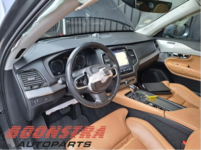 Volvo XC90 II 2.0 D5 16V AWD Skrotfordon (2015, GRIJS)