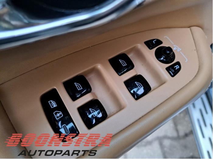 Volvo XC90 II 2.0 D5 16V AWD Skrotfordon (2015, GRIJS)