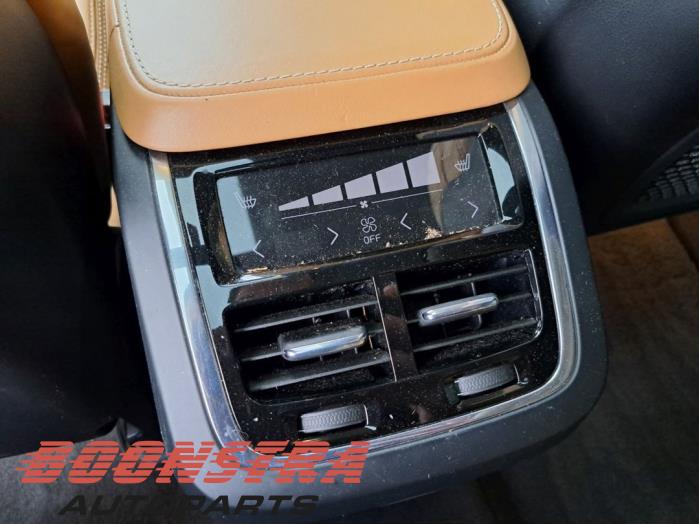 Volvo XC90 II 2.0 D5 16V AWD Skrotfordon (2015, GRIJS)