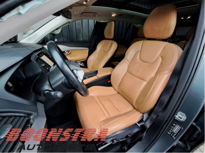 Volvo XC90 II 2.0 D5 16V AWD Skrotfordon (2015, GRIJS)