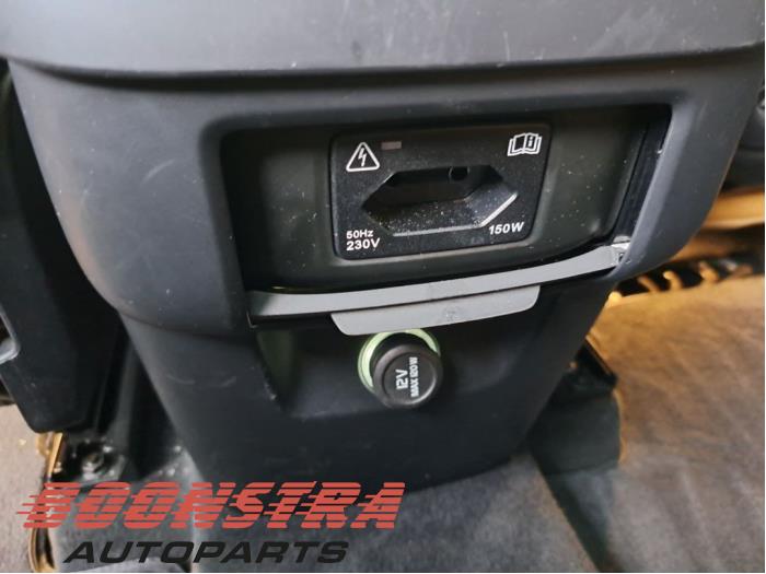 Volvo XC90 II 2.0 D5 16V AWD Skrotfordon (2015, GRIJS)