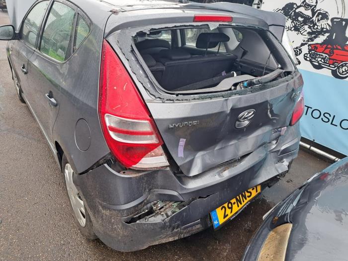 Hyundai i30 1.4 CVVT 16V Sloopvoertuig (2010, Grijs)