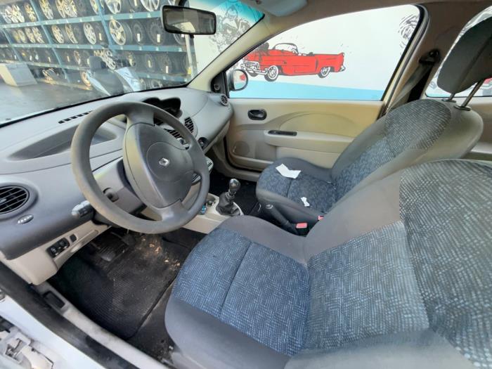 Renault Twingo II 1.2 Sloopvoertuig (2010, Wit)