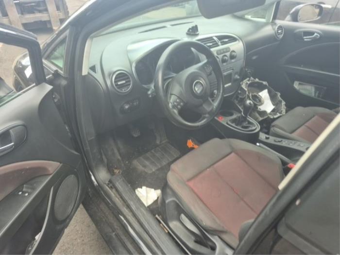 Seat Leon 1.6 Sloopvoertuig (2007, Zwart)