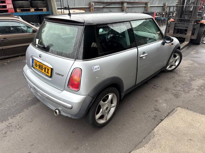 Mini Mini One/Cooper 1.6 16V Cooper Skrotfordon (2003, GRIJS)