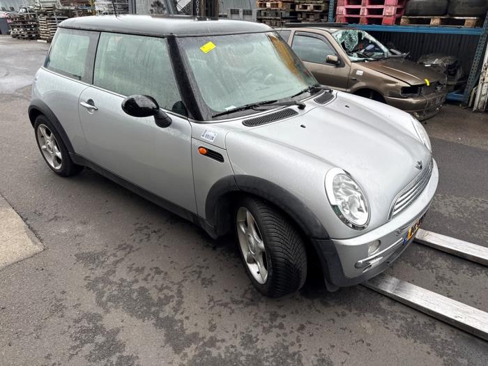Mini Mini One/Cooper 1.6 16V Cooper Skrotfordon (2003, GRIJS)
