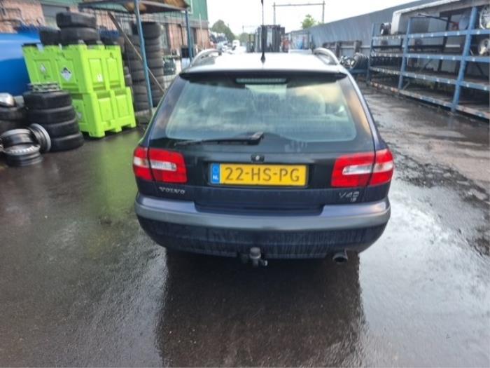 Volvo V40 1.8 16V Samochód złomowany (2001, Niebieski)