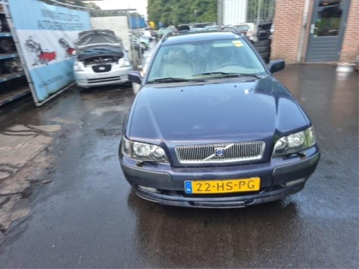 Volvo V40 1.8 16V Samochód złomowany (2001, Niebieski)