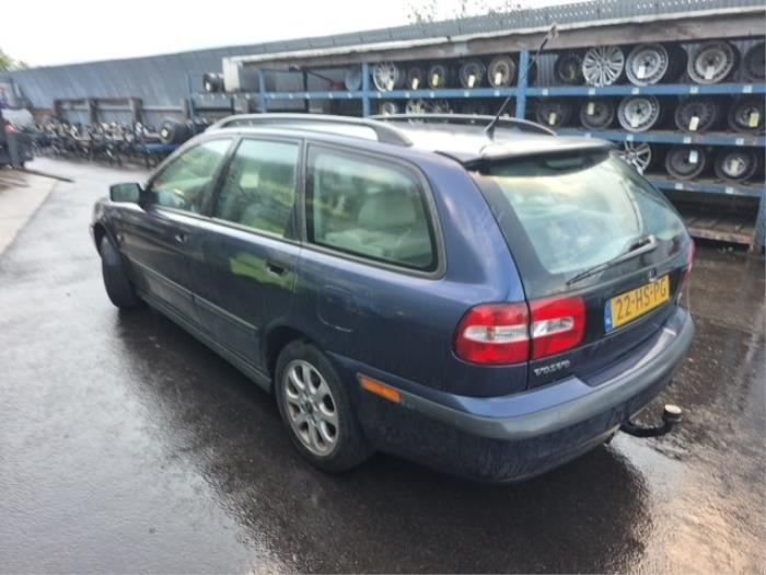 Volvo V40 1.8 16V Samochód złomowany (2001, Niebieski)