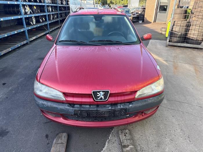 Peugeot 306 Break 1.8i XT,ST Samochód złomowany (1998, Czerwony)