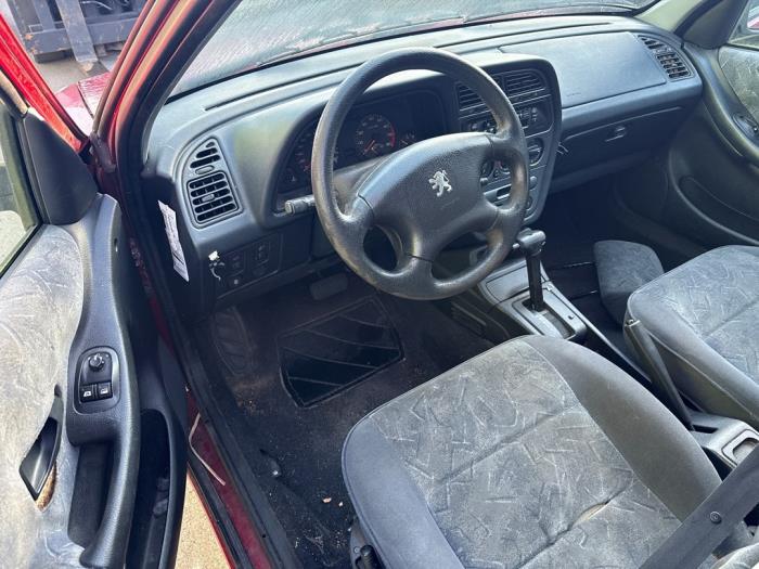 Peugeot 306 Break 1.8i XT,ST Samochód złomowany (1998, Czerwony)