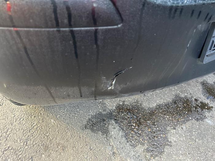 Toyota Yaris II 1.33 16V Dual VVT-I Skrotfordon (2009, ZWART)