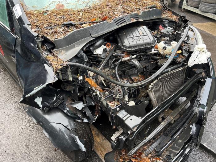 Volkswagen Up! 1.0 12V 60 Skrotfordon (2012, ZWART)