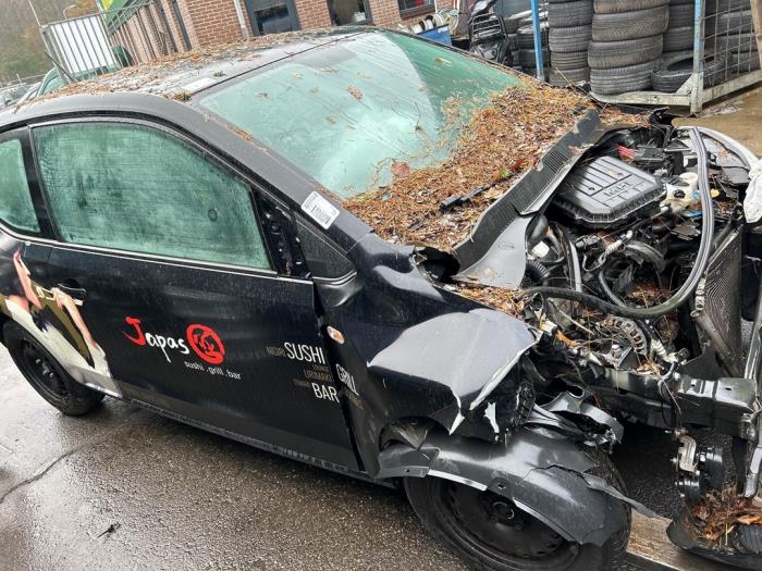 Volkswagen Up! 1.0 12V 60 Skrotfordon (2012, ZWART)