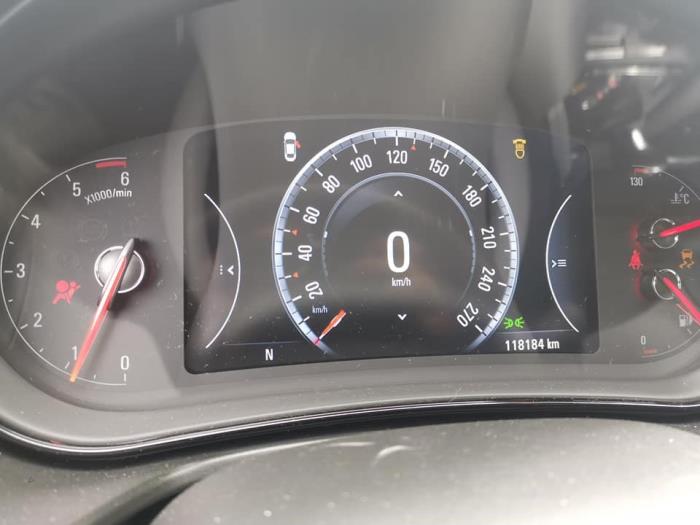 Opel Insignia Sports Tourer 1.6 CDTI 16V 136 Sloopvoertuig (2017, Zilvergrijs)