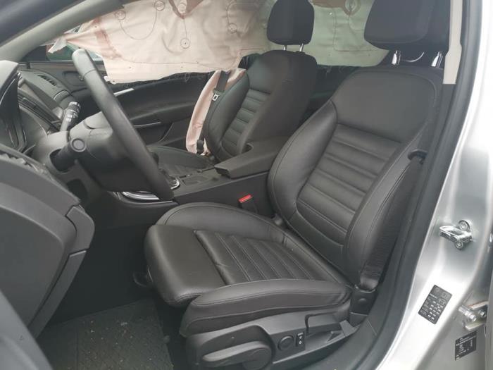 Opel Insignia Sports Tourer 1.6 CDTI 16V 136 Sloopvoertuig (2017, Zilvergrijs)