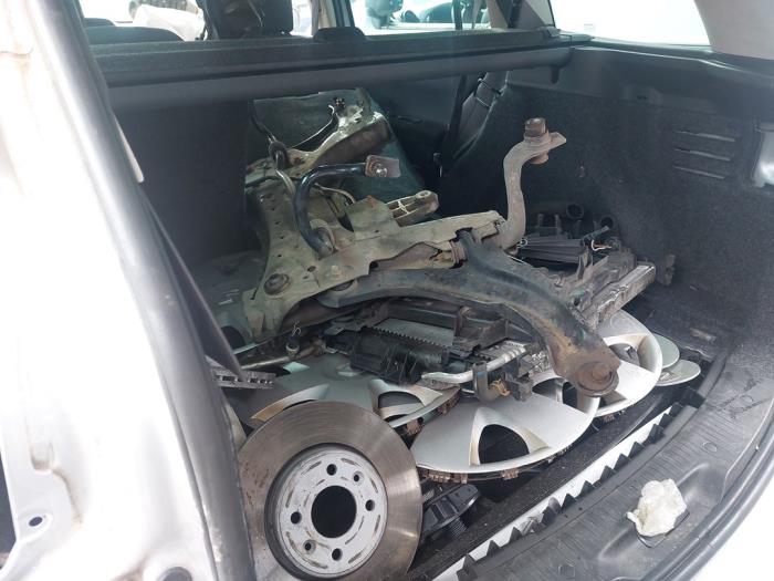 Renault Megane II Grandtour 2.0 16V Skrotfordon (2008, GRIJS)