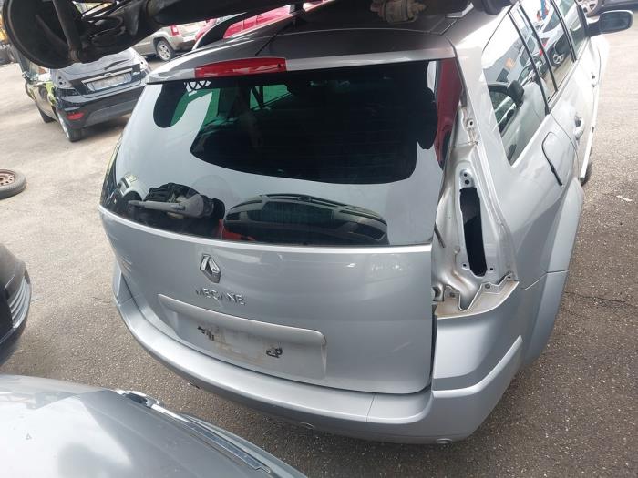 Renault Megane II Grandtour 2.0 16V Skrotfordon (2008, GRIJS)