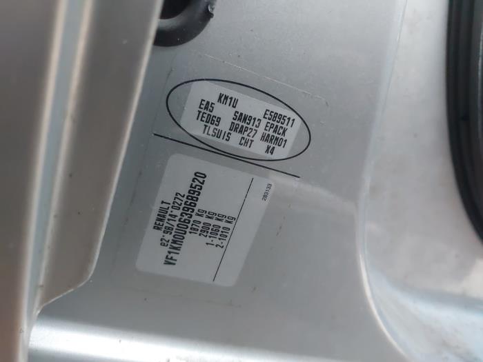 Renault Megane II Grandtour 2.0 16V Skrotfordon (2008, GRIJS)