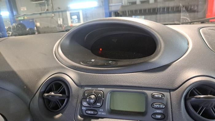 Toyota Yaris 1.3 16V VVT-i Sloopvoertuig (2002, Grijs)