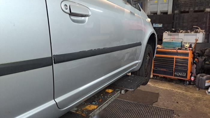 Toyota Yaris 1.3 16V VVT-i Sloopvoertuig (2002, Grijs)