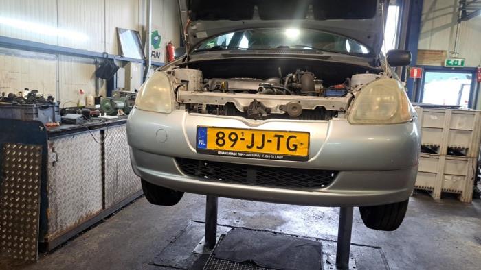 Toyota Yaris 1.3 16V VVT-i Sloopvoertuig (2002, Grijs)