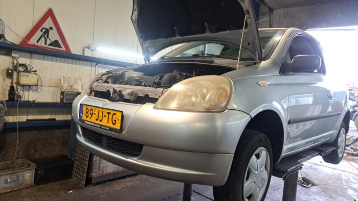 Toyota Yaris 1.3 16V VVT-i Sloopvoertuig (2002, Grijs)