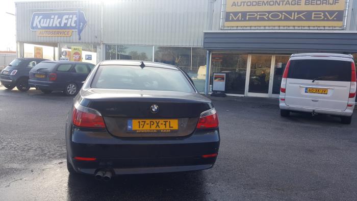 BMW 5 serie 520i 24V Sloopvoertuig (2005, Zwart)