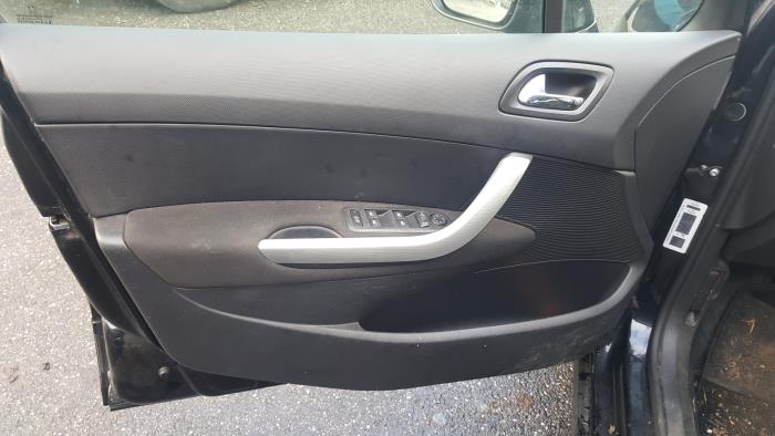 Peugeot 308 SW 2.0 HDi 16V FAP Samochód złomowany (2008, Czarny)