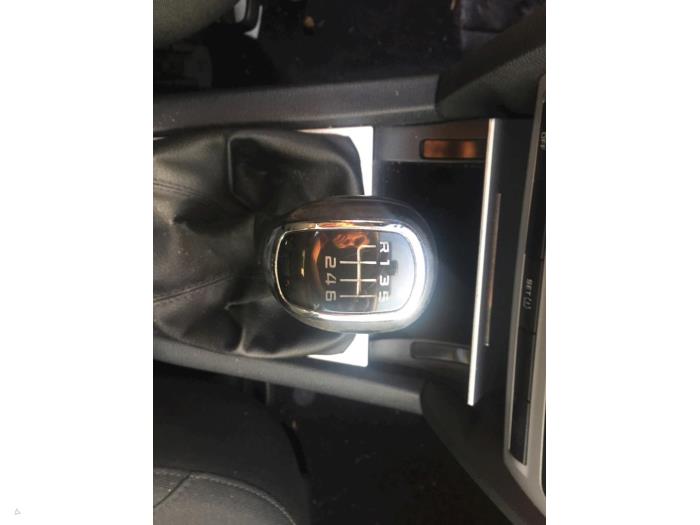 Skoda Octavia Combi 1.2 TSI Samochód złomowany (2011, Czerwony)