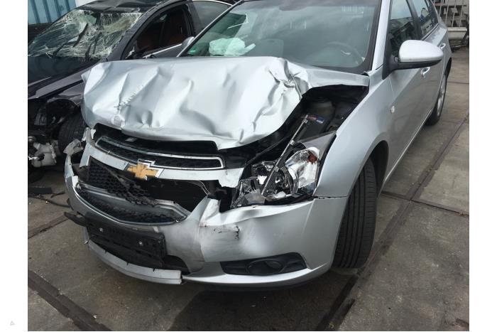 Chevrolet Cruze 1.6 16V VVT Sloopvoertuig (2011, Wit, Zilver)
