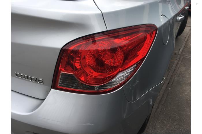 Chevrolet Cruze 1.6 16V VVT Sloopvoertuig (2011, Wit, Zilver)