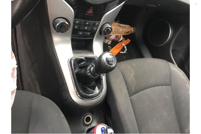 Chevrolet Cruze 1.6 16V VVT Sloopvoertuig (2011, Wit, Zilver)