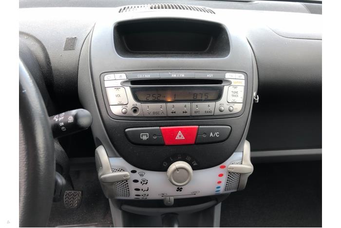 Toyota Aygo 1.0 12V VVT-i Sloopvoertuig (2010, Rood)