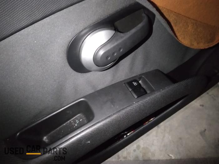 Nissan Micra 1.5 dCi 85 Sloopvoertuig (2006, Zilver)