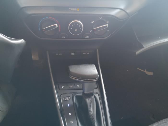 Hyundai i20 1.0 T-GDI 100 12V Sloopvoertuig (2020, Zwart)