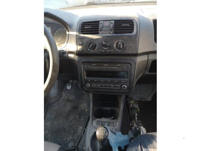 Skoda Fabia II 1.2i Skrotfordon (2009, ZWART)