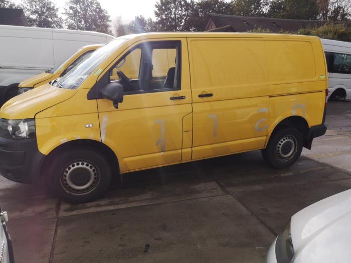 Volkswagen Transporter T5 2.0 TDI BlueMotion Skrotfordon (2015, NIET VAN TOEPASSING)