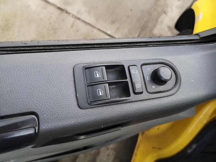 Volkswagen Transporter T5 2.0 TDI BlueMotion Skrotfordon (2015, NIET VAN TOEPASSING)