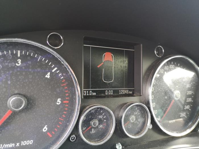 Volkswagen Touareg 2.5 TDI R5 Sloopvoertuig (2004, Grijs)