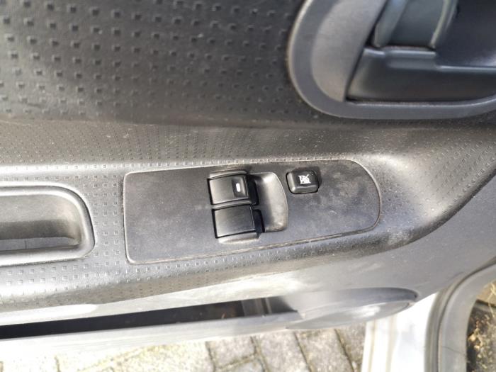 Mitsubishi Colt 1.3 16V Skrotfordon (2008, GRIJS)