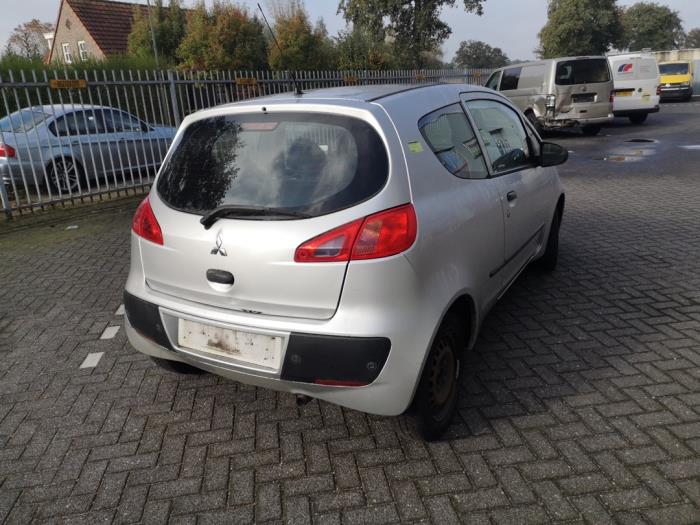 Mitsubishi Colt 1.3 16V Skrotfordon (2008, GRIJS)