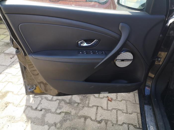 Renault Megane III Grandtour 1.2 16V TCE 130 Sloopvoertuig (2014, Zwart)