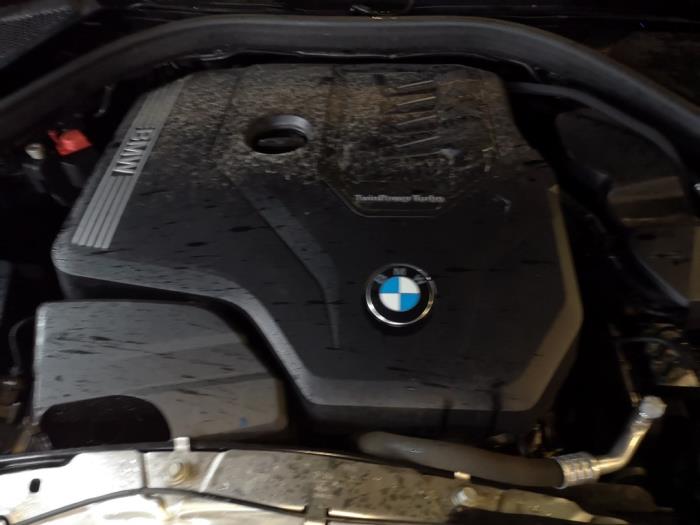 BMW 3 serie 320i 2.0 TwinPower Turbo 16V Skrotfordon (2020, BLAUW)