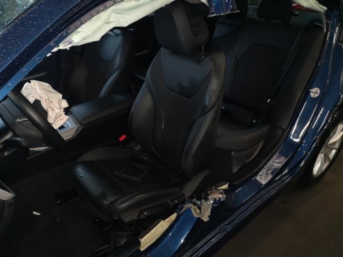 BMW 3 serie 320i 2.0 TwinPower Turbo 16V Skrotfordon (2020, BLAUW)