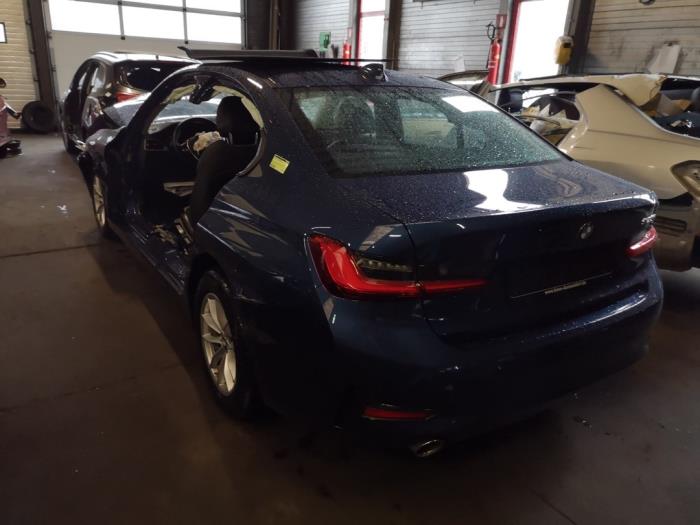 BMW 3 serie 320i 2.0 TwinPower Turbo 16V Skrotfordon (2020, BLAUW)